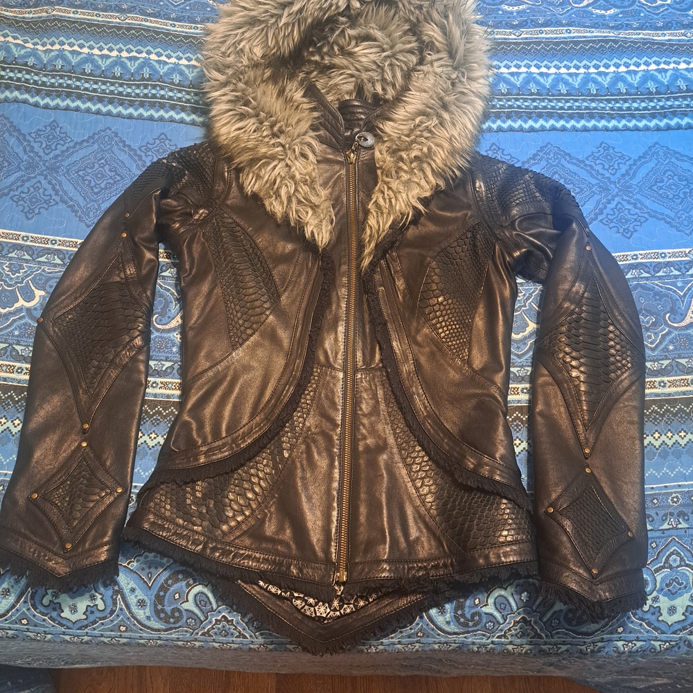 Source Unknown Brown and Cream Leather Jacket with Fur Trim
